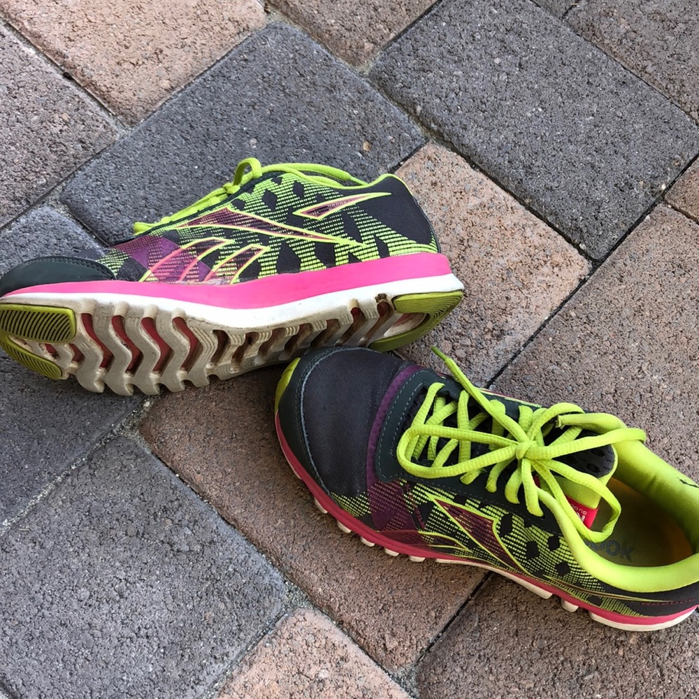 Girls Reebok shoes - Picture 2 of 6